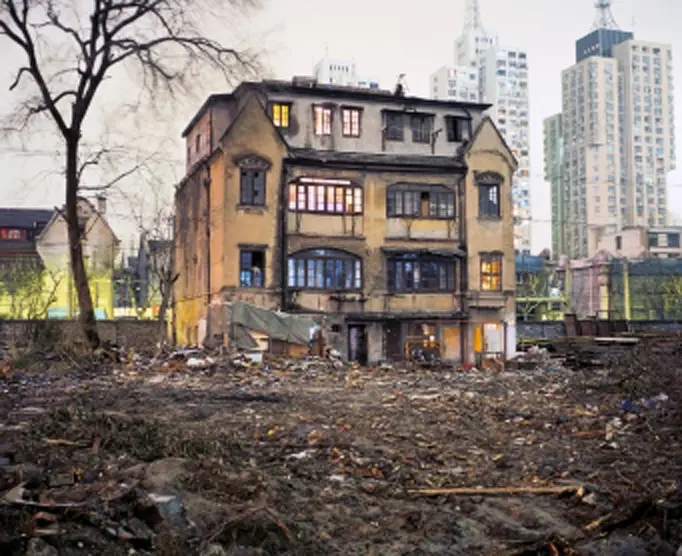 Casa en la calle Yuyuan ubicada en la antigua Concesión Internacional. Foto: Greg Girard. Fuente: https://onlinelibrary.wiley.com/doi/full/10.1111/1468-2427.12119.