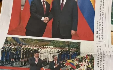 La carta china en la baraja colombiana